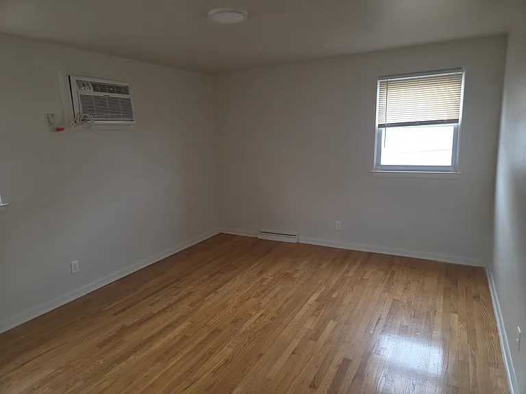 100 N Ogle Ave #3 — Photo 10