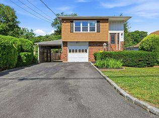 69 Valentine Ave, Huntington, NY 11743