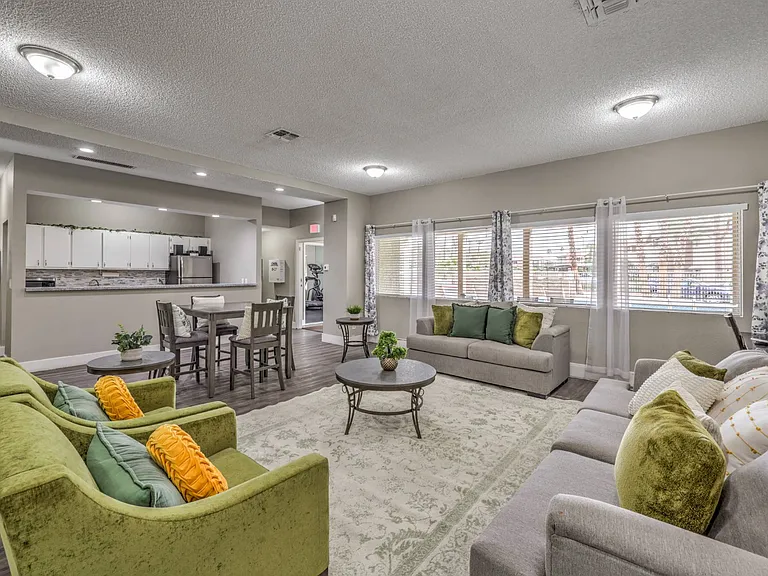 Silver Stream Apartments — Photo 13