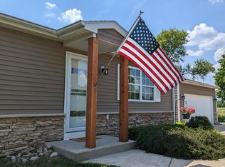 N9619 Palmyra Rd, Eagle, WI 53119