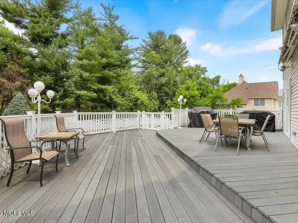 9 Landmark Lane, Marlboro, NJ 07746