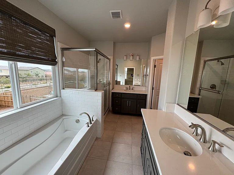 1417 Wadsworth Cir — Photo 43