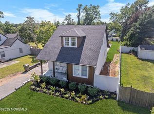 8 Woodrow St, Oakhurst, NJ 07755