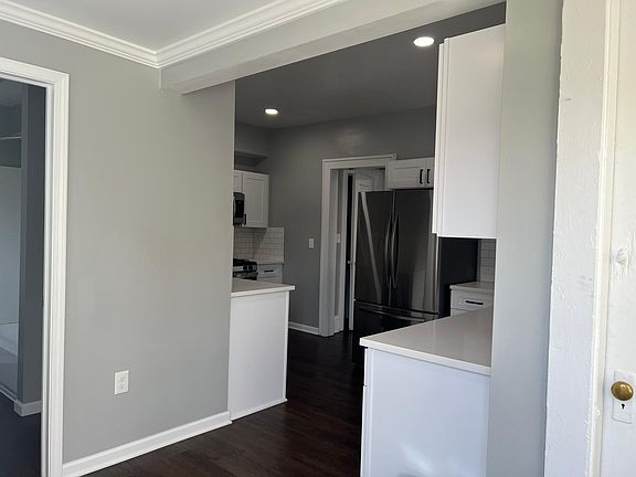 2nd image of 12991 Clifton Blvd #4B-2Ba-2800Sqft