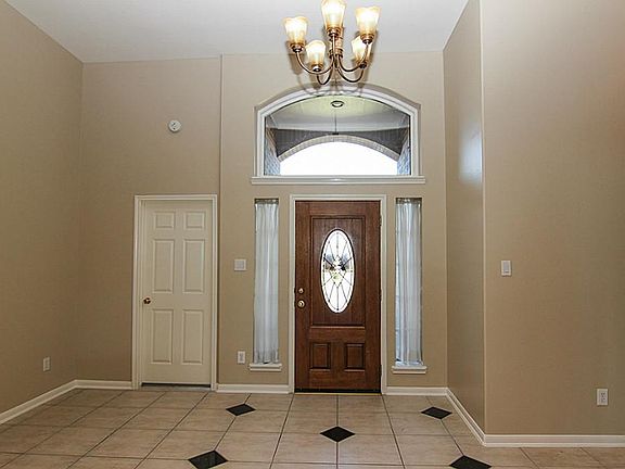 4th image of 2758 Laguna Pointe Dr