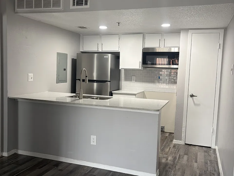 McNeil Star Apartments