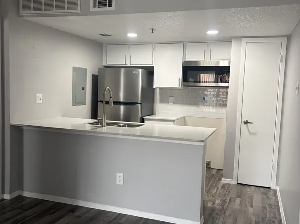 McNeil Star Apartments