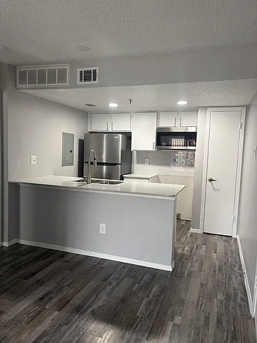 McNeil Star Apartments Photo 1