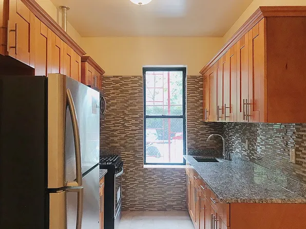 88-06 Parsons Boulevard image 4 of 4