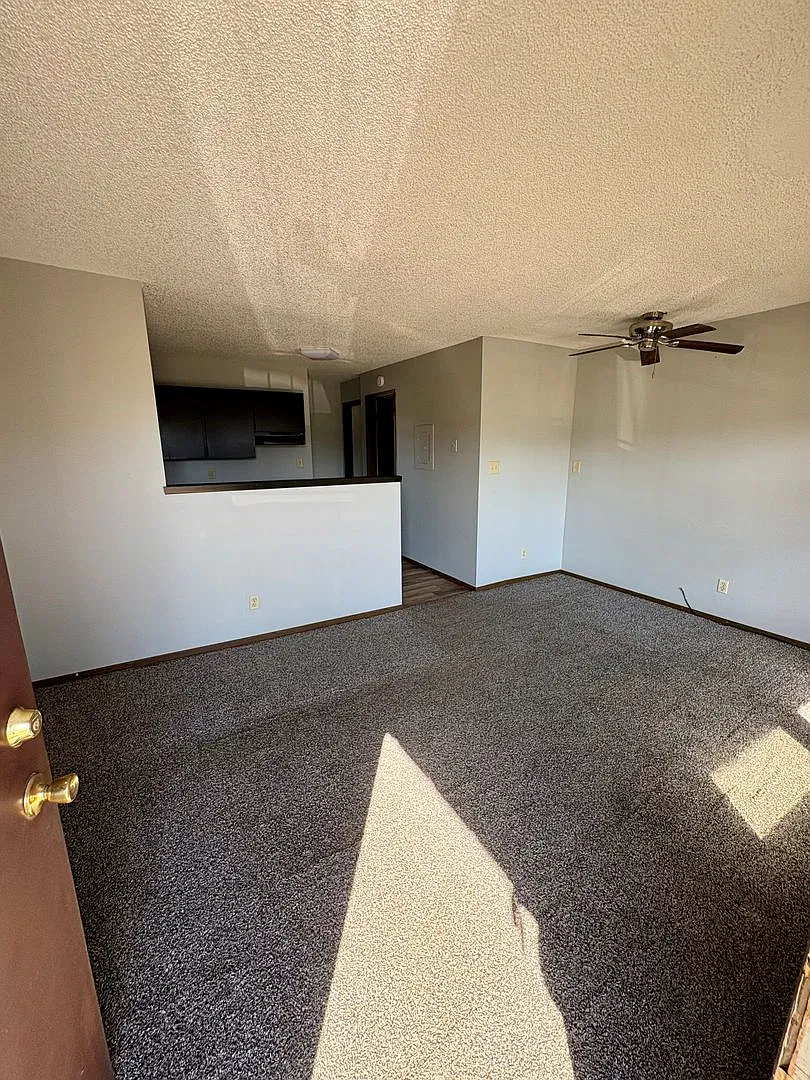 3719 W 9th St — Photo 3