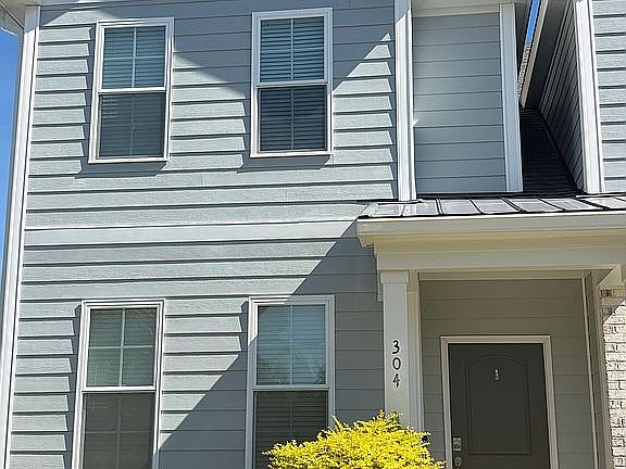 3rd image of 175 Old Murdoch Rd #304