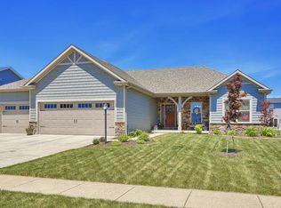 1204 Declaration Dr, Savoy, IL 61874