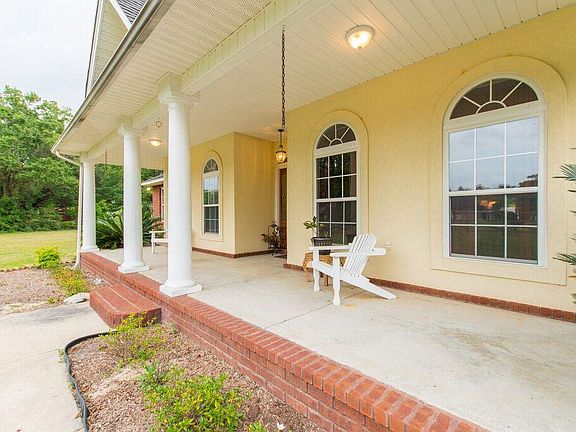 3rd image of 5834 Twin Oaks Dr