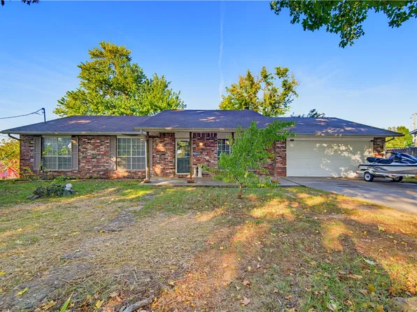 2904 W Osage Dr, Springdale, AR 72764