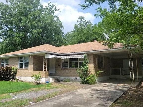 2nd image of 903 3rd St