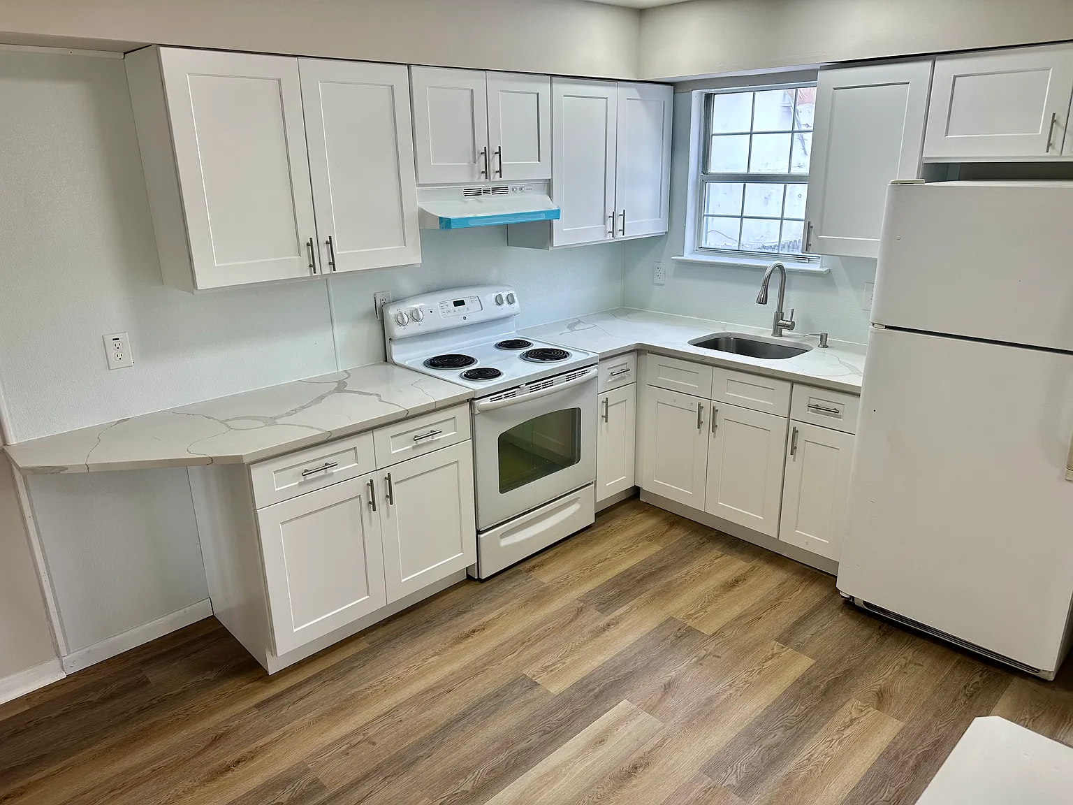 3 bed, 1.5 bath, 1480 sqft, $2,250 — Photo 2