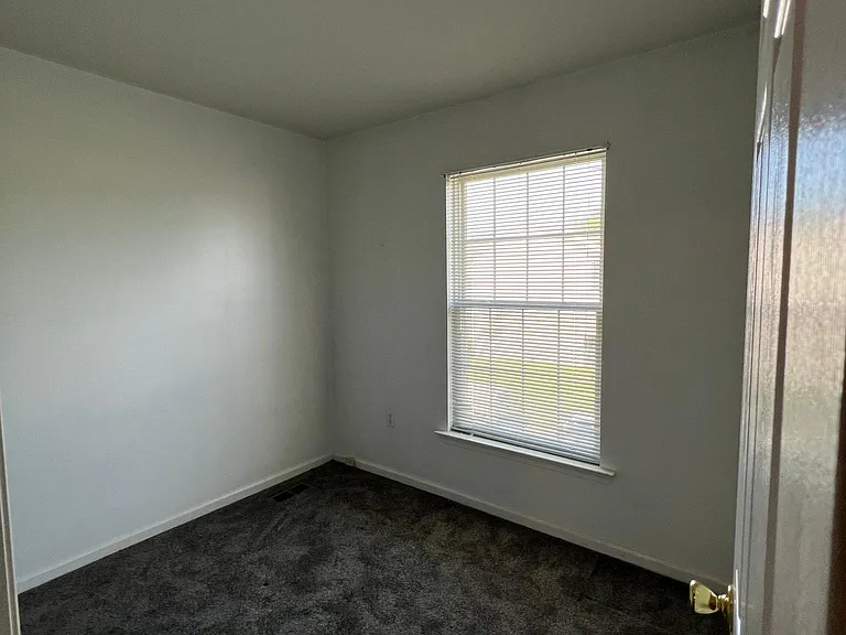 140 Couples Dr — Photo 11