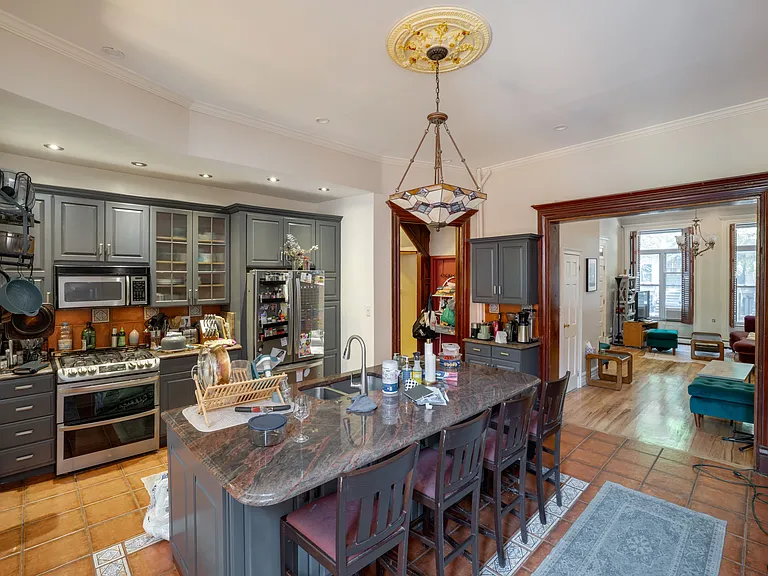 200 Jefferson Ave #1 — Photo 5