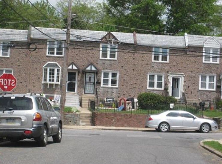 2nd image of 2402 Stoneybrook Ln
