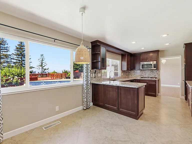 181 Piazza Way — Photo 20