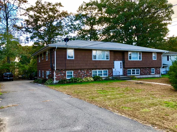 129 Wedgewood Dr APT 2, Waterbury, CT 06705