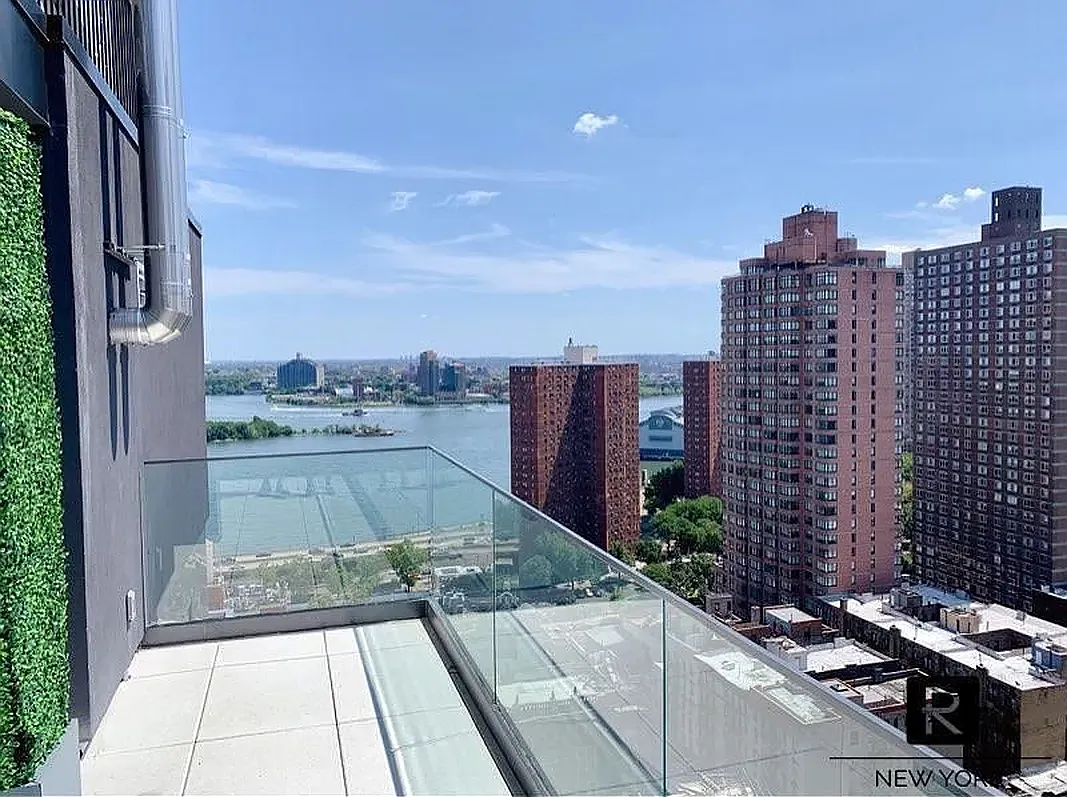 302 East 96th Street — Photo 2