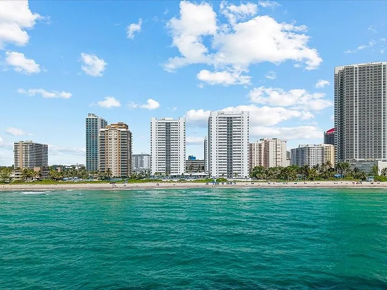 1890 S Ocean Dr #Penthouse 4 — Photo 49