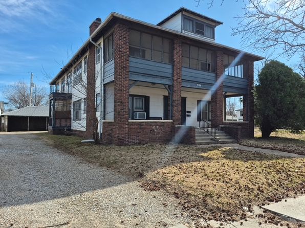 906 N Summit St APT C