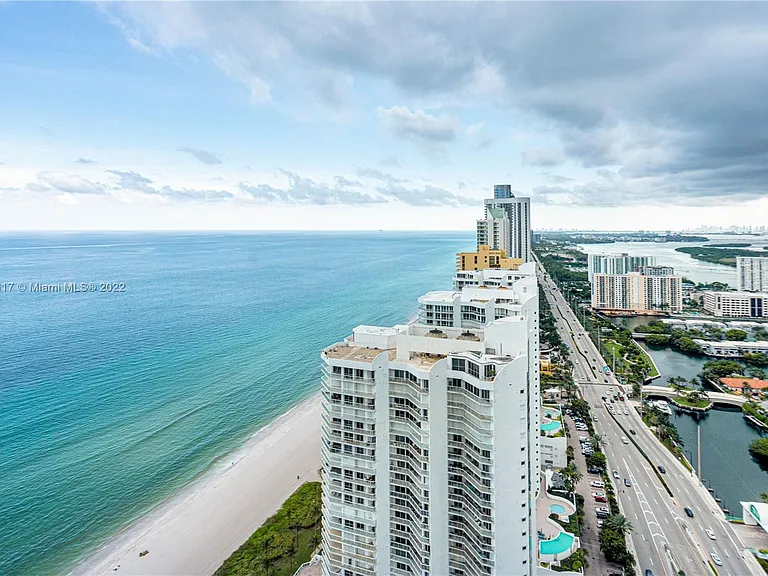 16699 Collins Ave #4108 — Photo 2