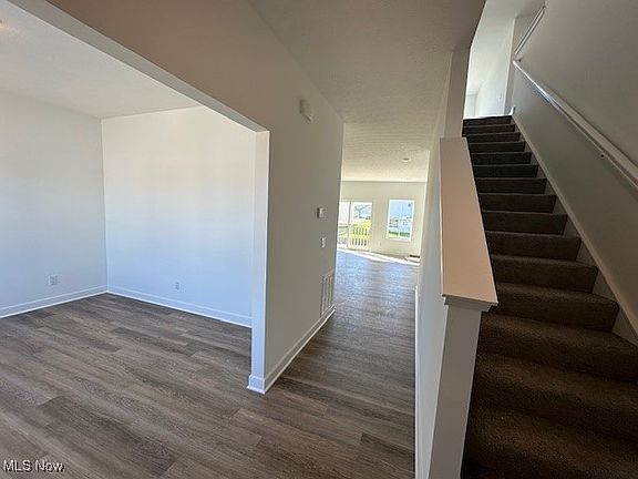 3rd image of 377 Golden Apple Dr NE