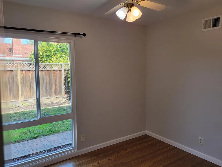 1013 Tulip Dr — Photo 26