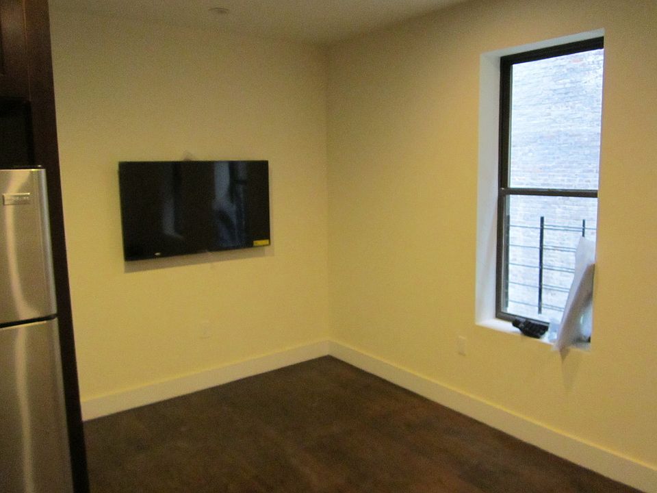 2nd image of 720 W 181st St APT 69