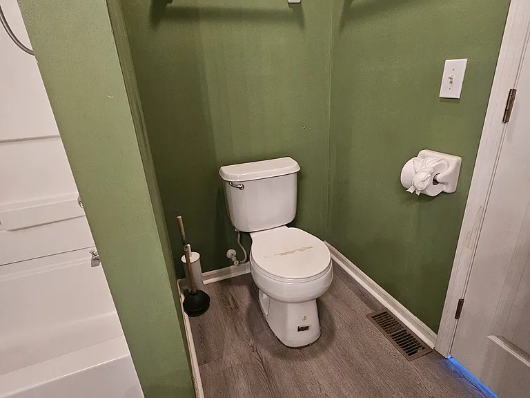 Master Bath-upstairs