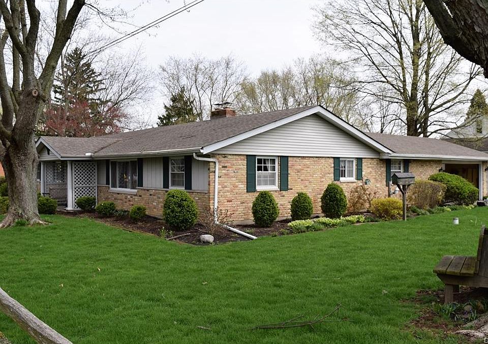 2nd image of 534 Holiday Dr