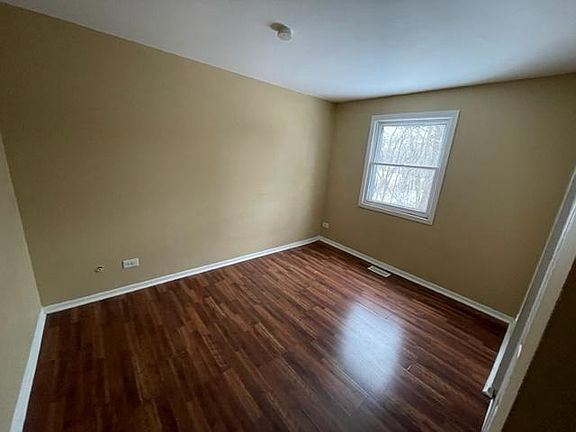 2nd image of 1832 Jamestown Cir #1832
