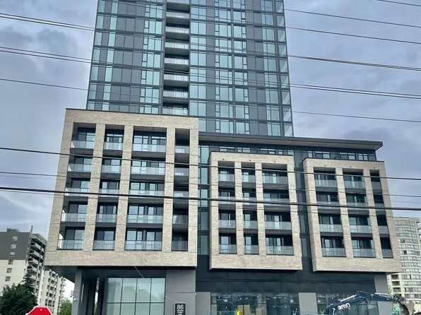 86 Dundas St E, Mississauga, ON