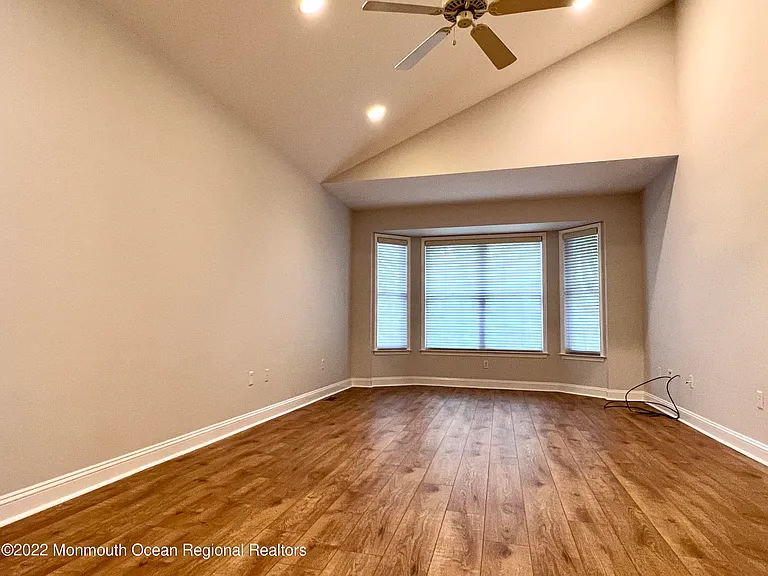 1 Hendrickson Ct — Photo 26