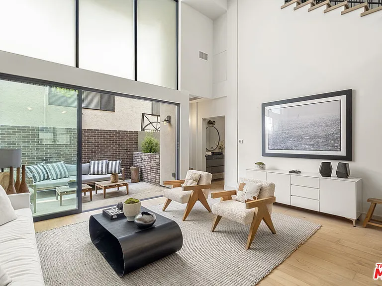 12304 Moorpark St #103 — Photo 12
