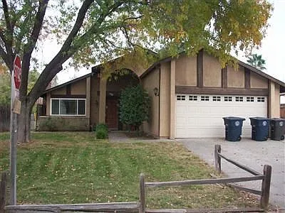 7912 Summerplace Dr photo 1