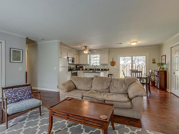 5th image of 3101 Wellington Ave
