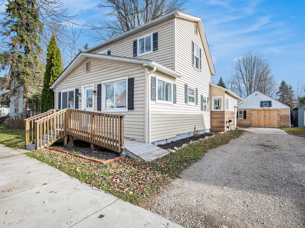 140 N Howard Ave, Croswell, MI 48422
