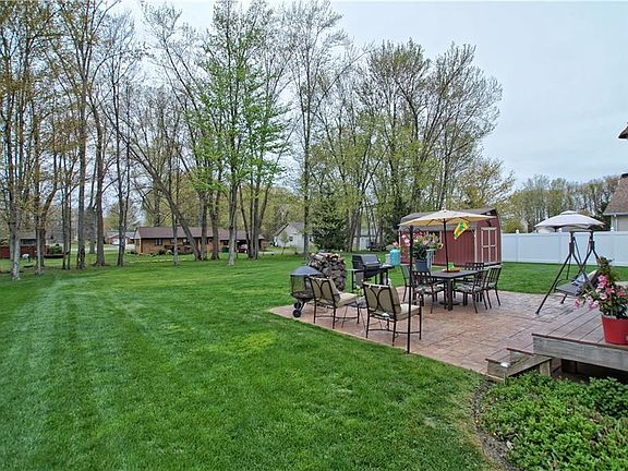 3rd image of 650 Bridle Ct