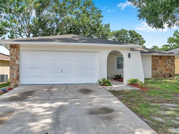 2585 Ridge Ln, Palm Harbor, FL 34684