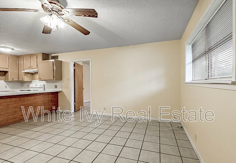 120 McAdams Ln #E — Photo 2