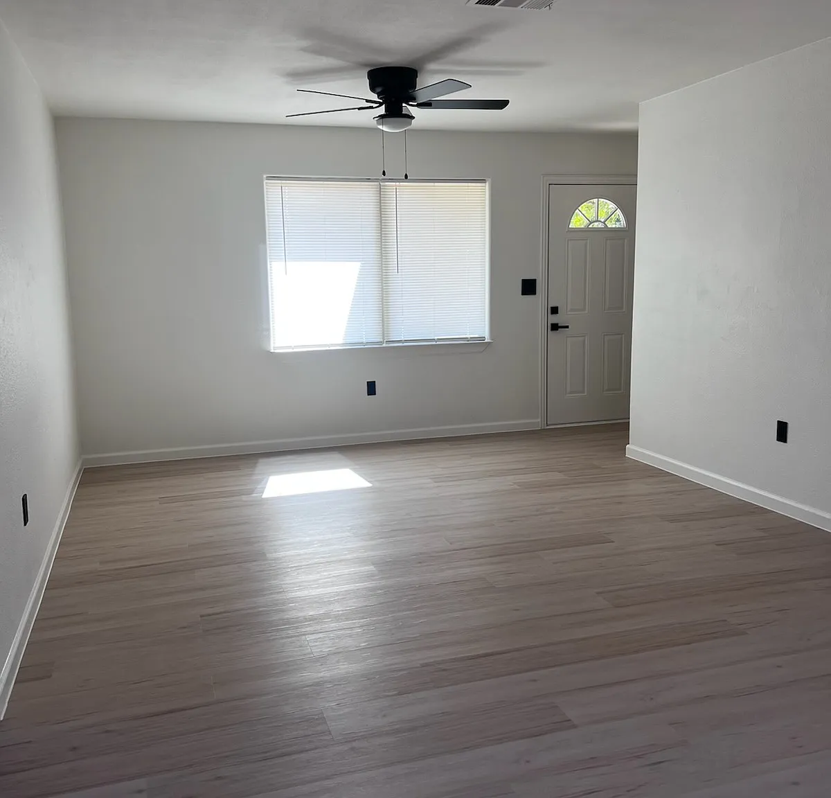 2 bed, 874 sqft, $1,595 — Photo 4