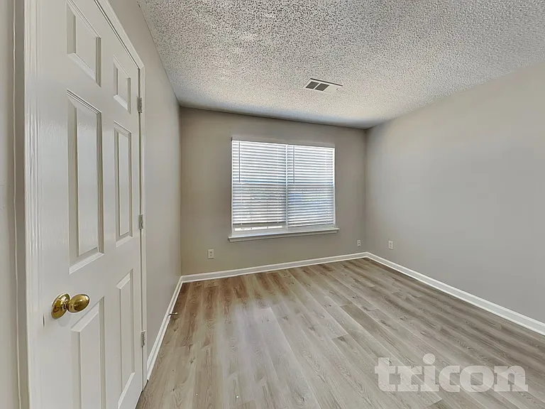 740 Parkway Rd — Photo 6