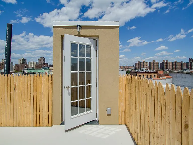 1590 Lex Ave #21 — Photo 3