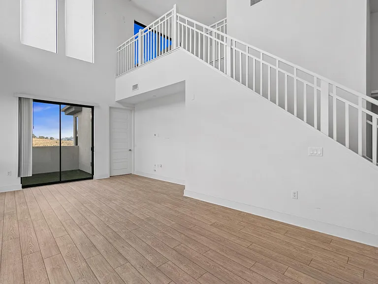 8547 Aspect Dr — Photo 6