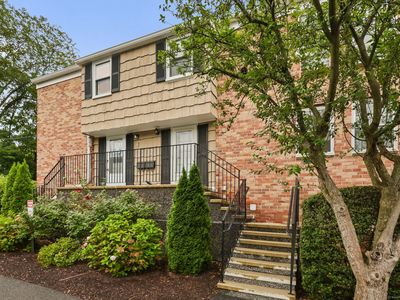 20 Weed Hill Avenue APT B, Stamford, CT, 06907