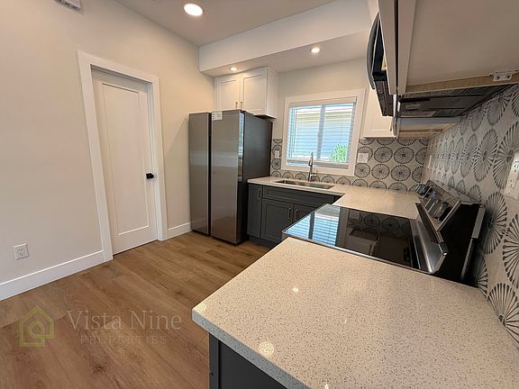 Open Kitchen Design iwth Pantry. All new Appliances.